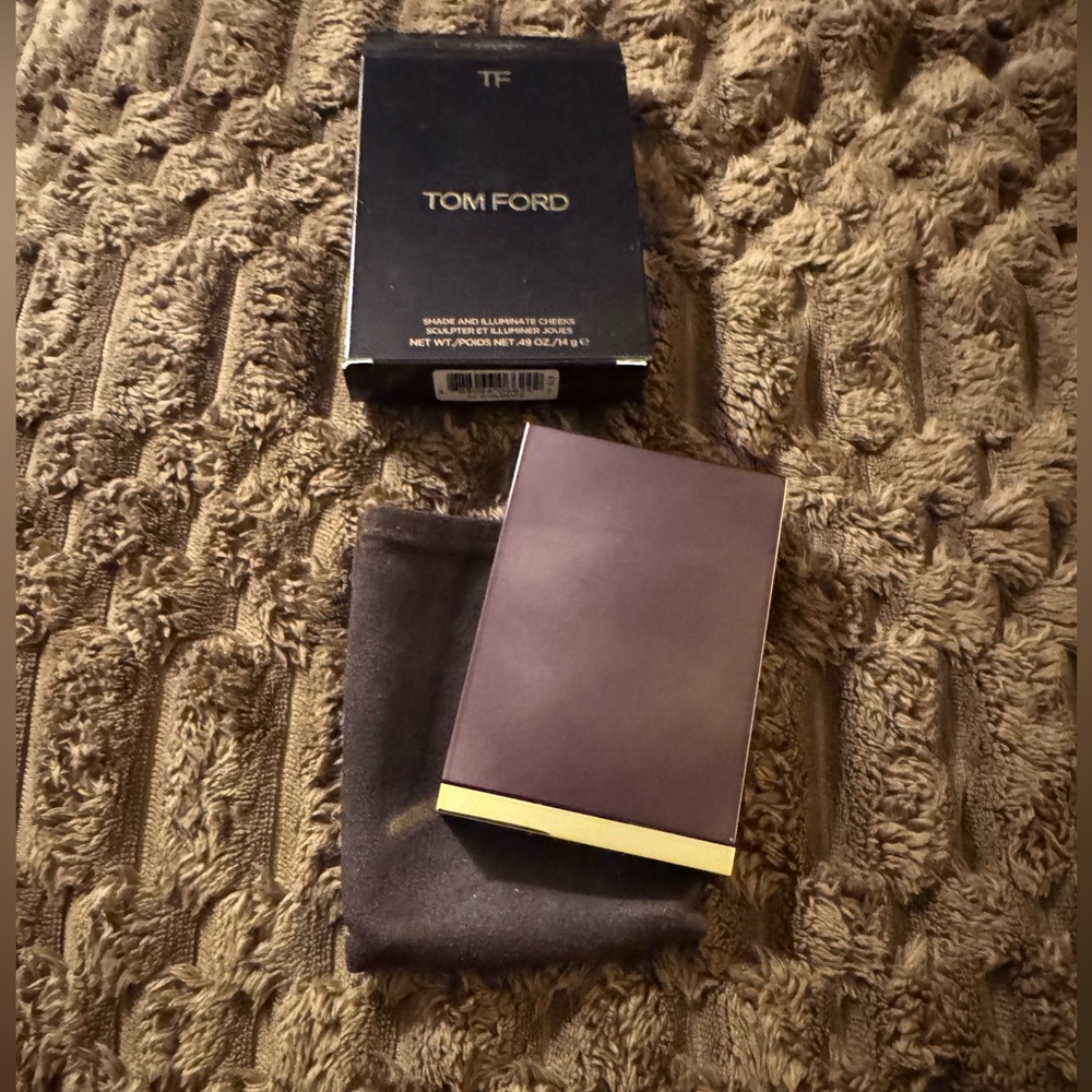 TOM FORD Beauty Shade & Illuminate Cheeks Palette - Picture 2 of 8